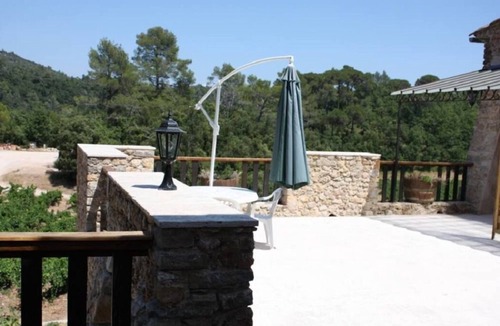 Signes Apartment | Nice studio 1 pool, terrace overlooking vineyards, quiet and comfortable