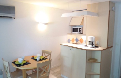 Fabron Apartment | Nice studio in residence with swimming pool 700m from the beach