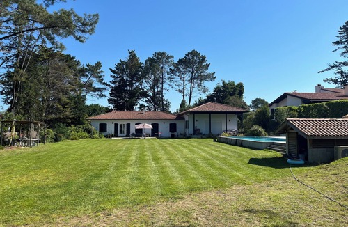 Arcangues House | On an exceptional plot of land, recently built house ideally located
