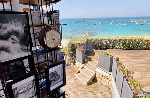 Plouescat House | One-on-one with the deep blue sea, direct access to the beach from the terrace❤️