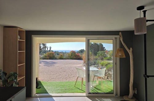 Sausset-les-Pins Apartment | Overlooking the Mediterranean, cozy studio with outdoor space, 3 minutes from the beach