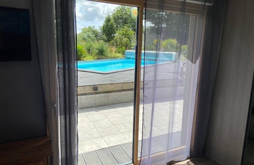 Surzur House | PAISIBLE impasse, private pool, not overlooked, SEA, 3000m2 COUNTRYSIDE.