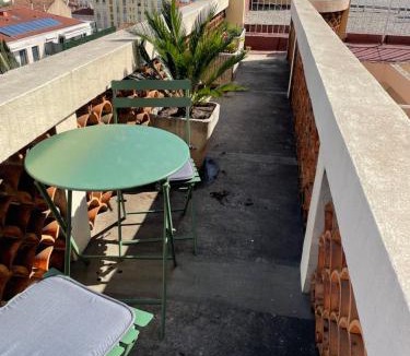 Riou - Petit Juas - Av de Grasse Apartment | Palais Gothique