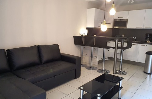 Le Suquet Apartment | Pallazzio 2, 5 minuts walking distance from Beacheswith terrace and parking