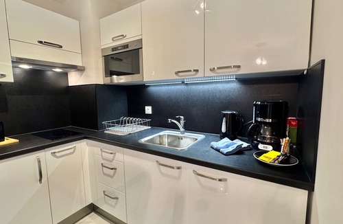 Le Suquet Apartment | Pallazzio 2, 5 minuts walking distance from Beacheswith terrace and parking