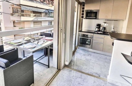 Pointe Croisette Apartment | Palm Beach area - 1 BDR apartment - terrace, sea view Cannes Mouré Rouge