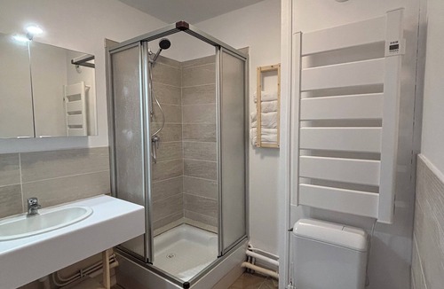 Chamalieres Apartment | Panoramic view of Clermont-Fd with king-size bed