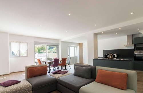 Beauteville House | Pareine - BEAUTEVILLE