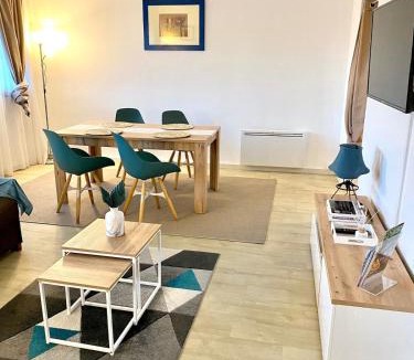 Chasse-sur-Rhone Apartment | Parenthèse champêtre sur la route des vacances