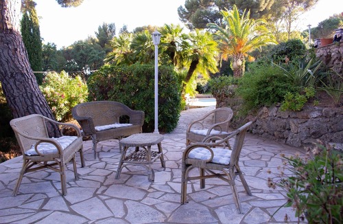 Plage de la Garonnette Villa | Peaceful 1930s villa just a stone's throw from the sea