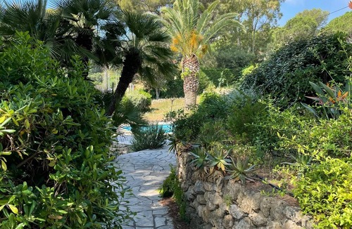 Plage de la Garonnette Villa | Peaceful 1930s villa just a stone's throw from the sea