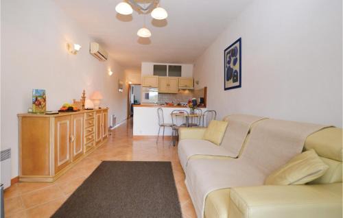 Pianotolli-Caldarello Apartment | Pet Friendly Apartment