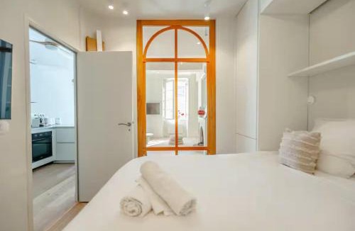 Old Town Apartment | Petit Gambetta l Bright & AC l Shellter-Rentals