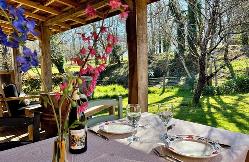 Capdrot Cottage | Petit Maison a la Ferme; Terrasse Couvert, Jacuzzi, Cuisine Exterieur