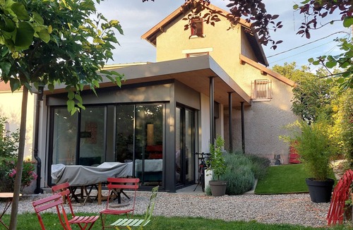 Bussiere - Cadiere House | Petite Maison Avec Jardin à 4 Stations de Métro du Centre de Lyon