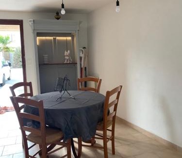 Betous House | Petite maison dans un village du Gers