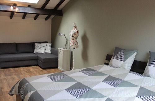 Aubeterre-sur-Dronne House | Pleasant holiday home in Aubeterre-sur-Dronne with terrace