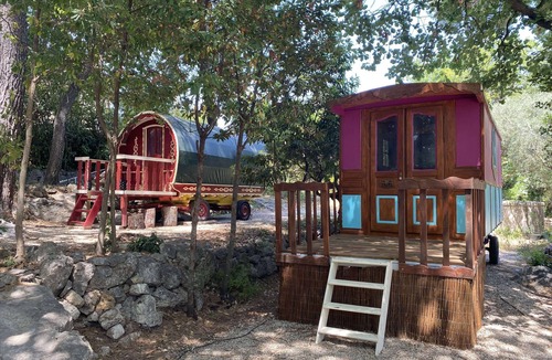Mougins Cabin | Pleasant gypsy caravan with Jacuzzi 10 min from Cannes
