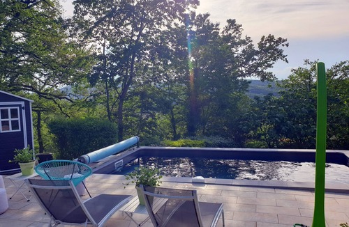 Flagnac House | Pleasant studio in a house overlooking Flagnac.