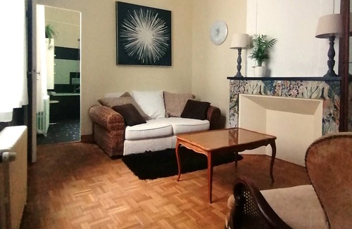 Saintes House | Pleasant town house, historic center of Saintes