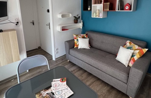 Le Rouet Apartment | Prado Périer: Central studio near the stadium