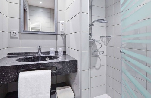 Porte Des Alpes - Mi Plaine - Manissieux Hotel | Première Classe Lyon Est - Saint-Priest Eurexpo