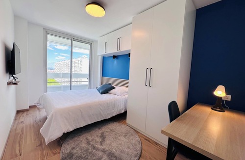 Bron Condo | Premium Air-Conditioned Apartment—5 Bedrooms—Metro Line D
