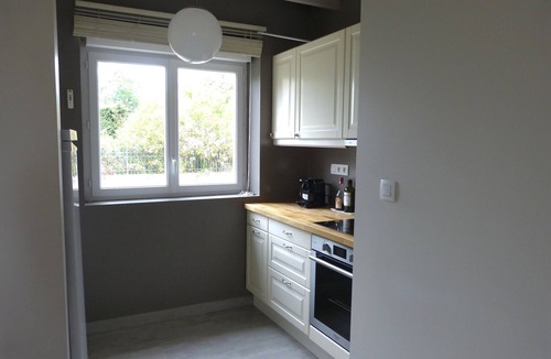 Cazeres-sur-l'Adour House | Pretty village house