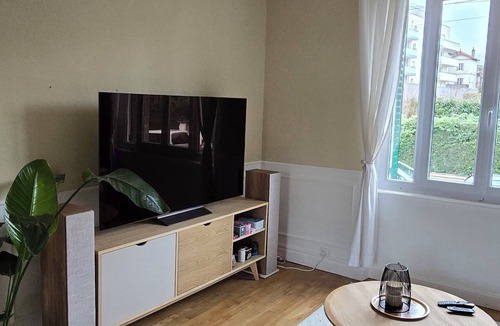 Vallieres House | Private room in the city center with breakfast!