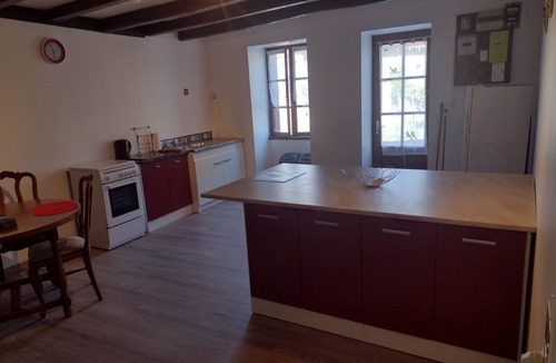 Genouille House | Private-Tranquil-Peaceful-Garden-Bbq