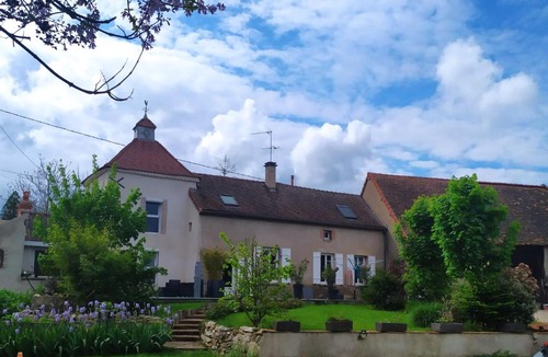 Saint-Remy-en-Rollat House | Proche de Vichy studio dans ancienne ferme