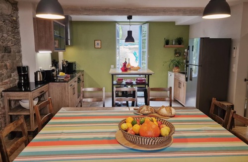 Carcassonne House | Property for 22 pers. at the foot of the cité de Carcassonne swimming pool - free parking