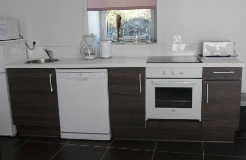 Theix-Noyalo House | Propriete de 2 chambres avec piscine partagee terrasse et wifi a Theix