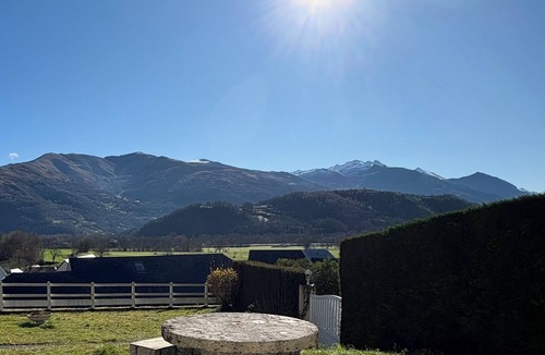 Ayzac-Ost Apartment | Pyrenean villa, view and pool