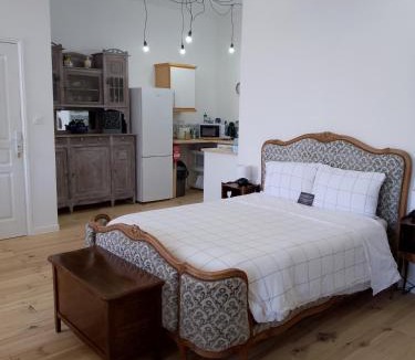 Saint-Gaudens Apartment | Pyrenees Vue Gite Hoopoe - Le Plus Commentaires Positifs,Vues Fantastique, Petit-Déjeuner, Calme, Piscine, Parking