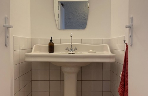 Chatte House | Quad room-Comfort-Shared Bathroom-Countryside view