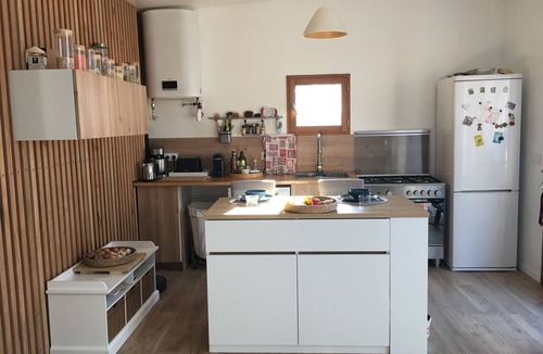 La Ciotat Ski Chalet | Quaint 1-bedroom chalet in La Ciotat with 2 friendly cats .Chalet Gay friendly