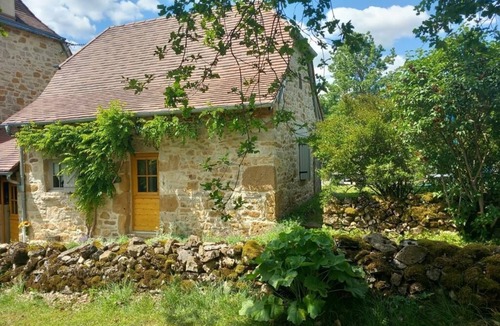 Frontenac Cottage | Quercy cottage, charm, comfort, garden with trees, natural swimming pool