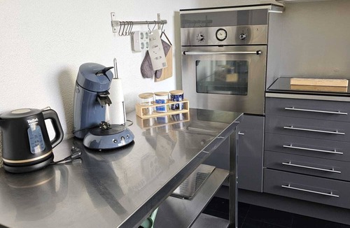 Aurillac Condo | Quiet 2B/1B Downtown Condo, Hills View, Bright, Spacious, Recently Remodeled