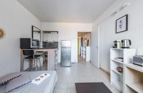 Saint-Victor Apartment | Quiet and luminous studio near Marseilles Old Port Welkeys