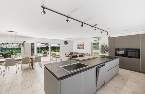 Trans-en-Provence Villa | Quiet and spacious 208 m² villa with swimming pool & air conditioning
