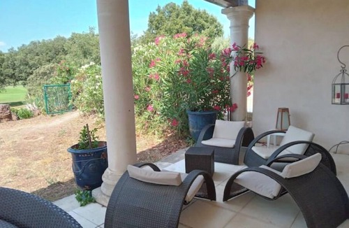 Garrigues Villa | Quiet, facing the golf course, 5 minutes from the town center, very central