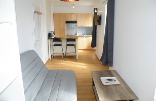 Carantec Apartment | Quiet fully equipped studio in the heart of Carantec