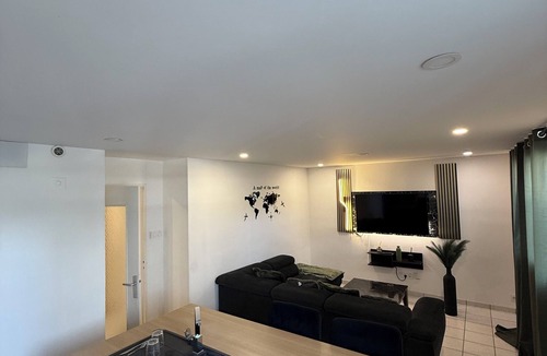 Quartier Capuche-Allies Apartment | Quiet modern 2-bedroom apartment in good location T3 Grenoble