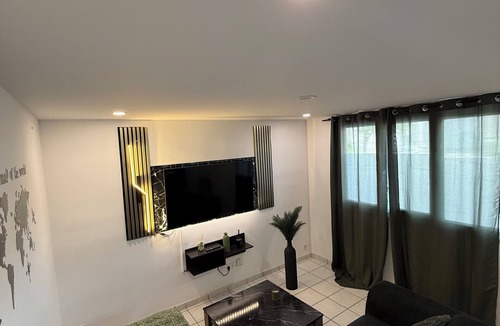 Quartier Capuche-Allies Apartment | Quiet modern 2-bedroom apartment in good location T3 Grenoble