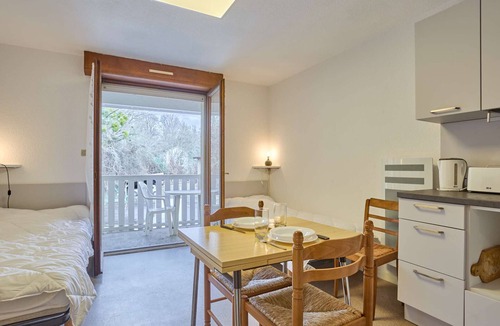 Barbotan-les-Thermes Apartment | Quiet studio with Wifi and parking in Barbotan-les-Thermes