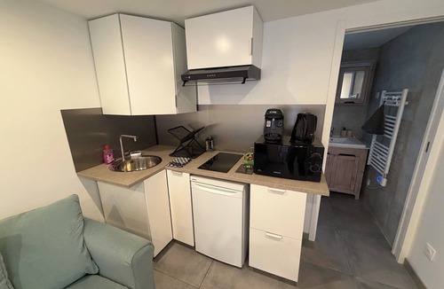Aspremont Apartment | Quiet studio apartment