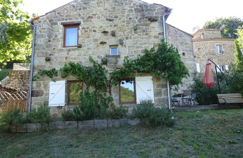 Saint-Priest House | Quiet vacation home with pool and great views of the Ardèche mountains