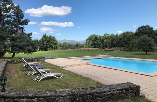 Bagnols House | Quiet vacation home with swimming pool
