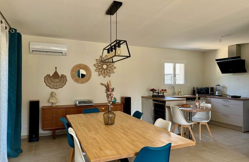 Chateauneuf-de-Gadagne House | Quiet villa with private pool and air conditioning between Avignon and Luberon